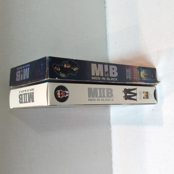 Amblin Columbia Men In Black 1 & 2 VHS Sci Fi Movie Tapes - Picture 3 of 7